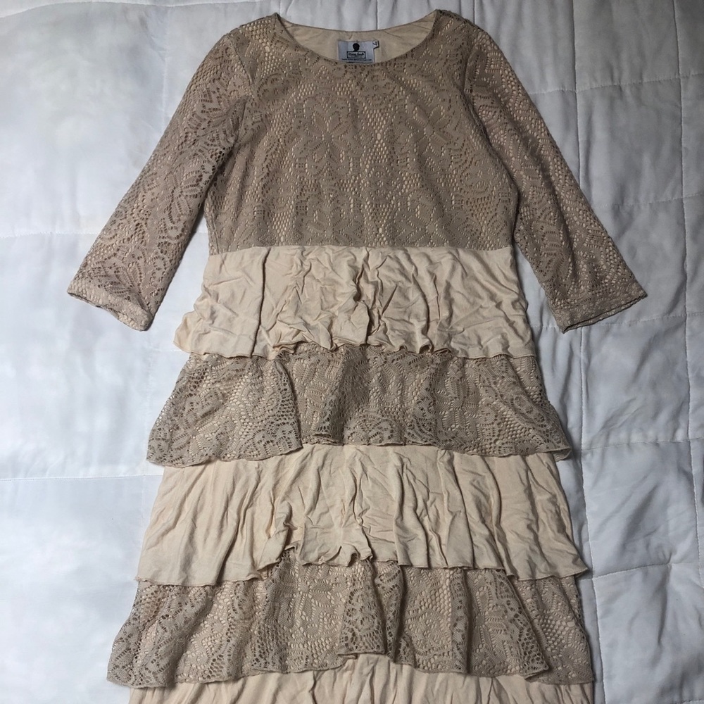 Dainty Jewels Dress size Large Beige